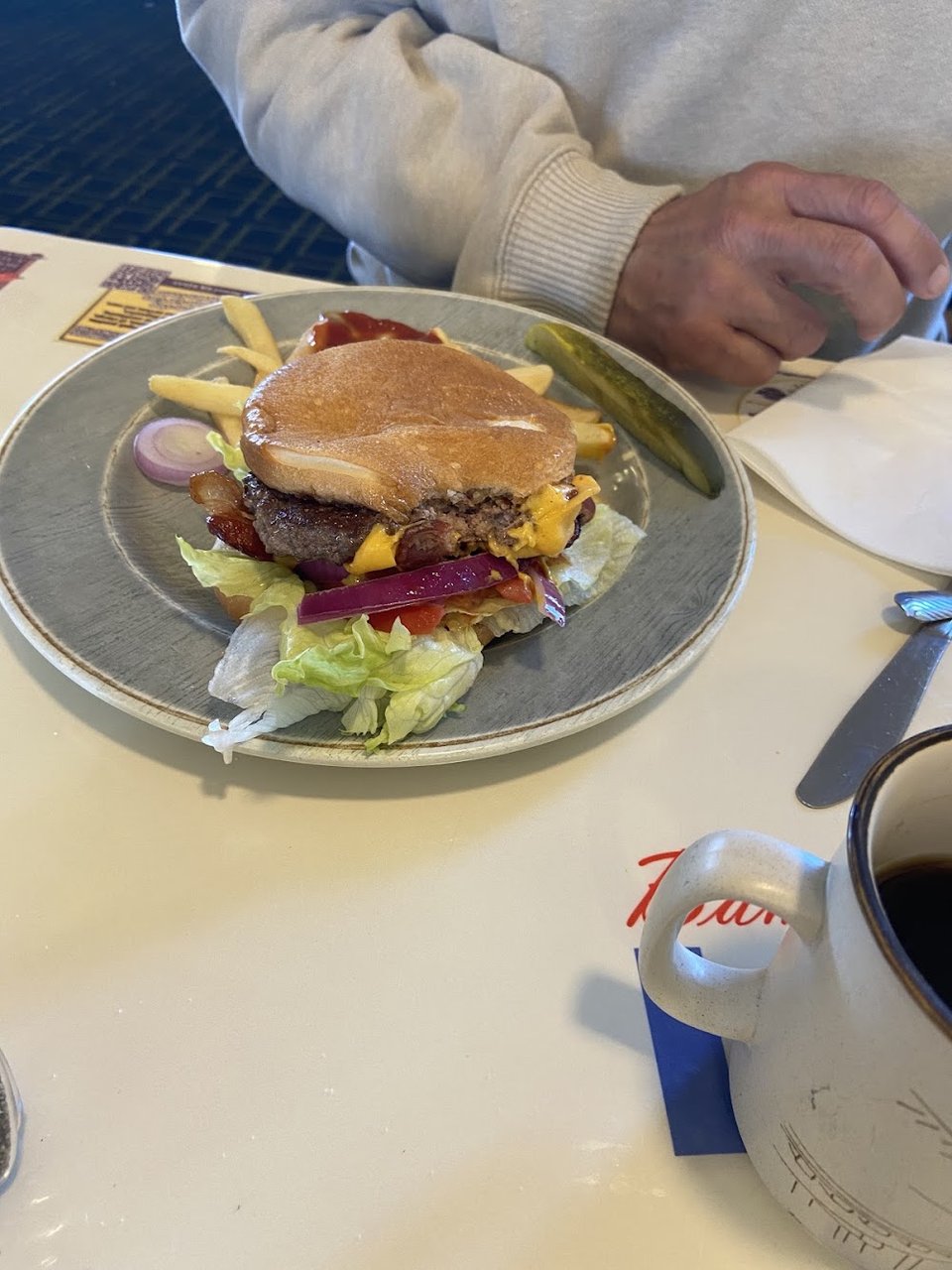 Hamburger with Cheese